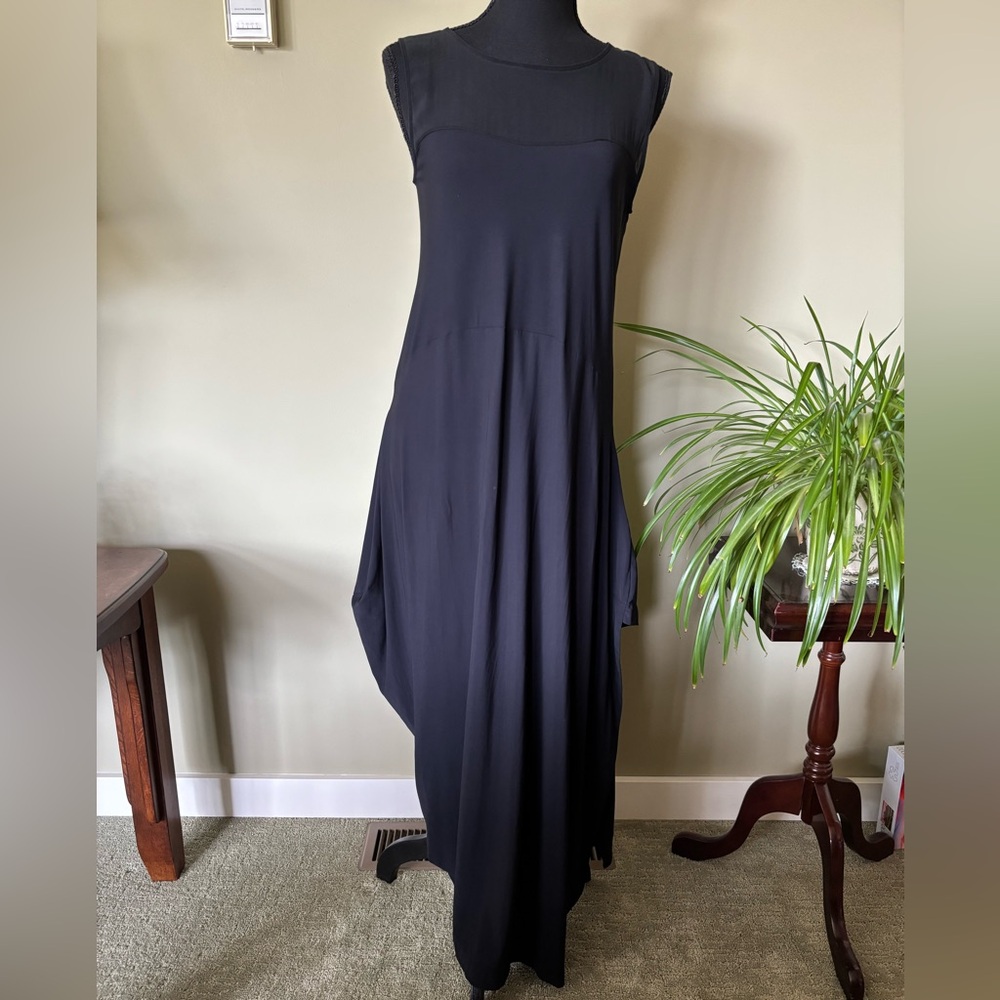 Elegant Black Sleeveless Dress